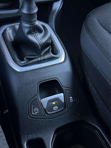 Jeep Renegade 18 of 24