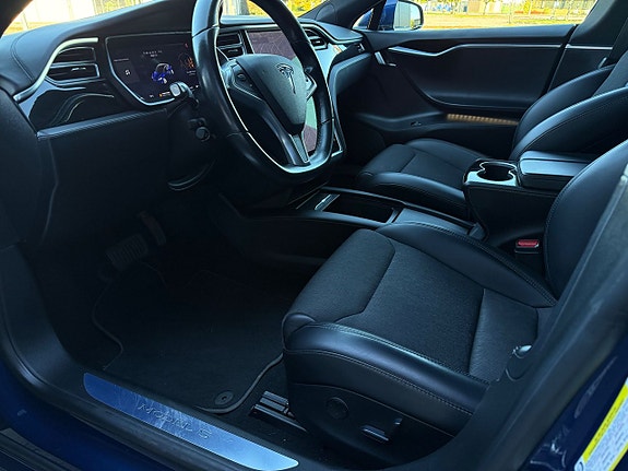 Tesla Model S 7 of 13
