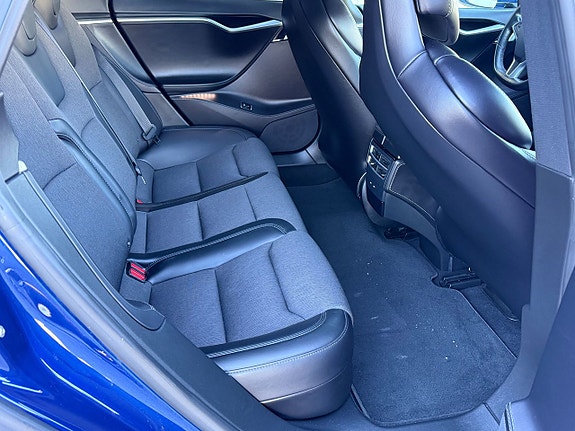 Tesla Model S 12 of 13