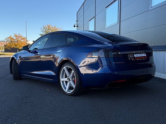 Tesla Model S 3 of 13