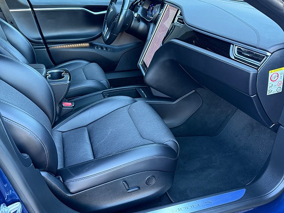 Tesla Model S 11 of 13