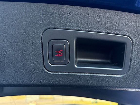 Tesla Model S 10 of 13