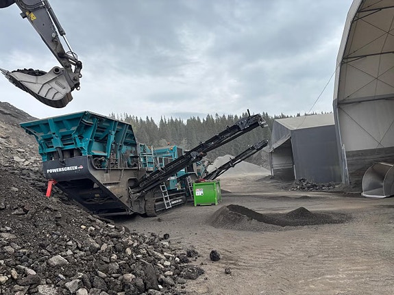Powerscreen Trakpactor 320SR 3 of 5