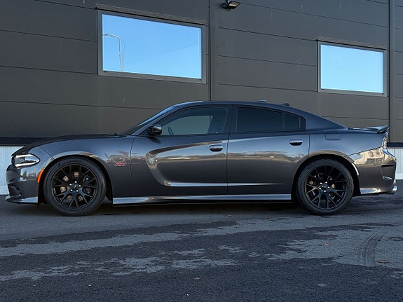Dodge Charger 6 of 18