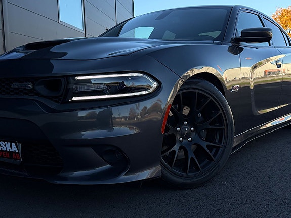 Dodge Charger 9 of 18