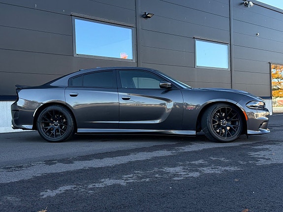 Dodge Charger 4 of 18