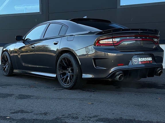 Dodge Charger 5 of 18