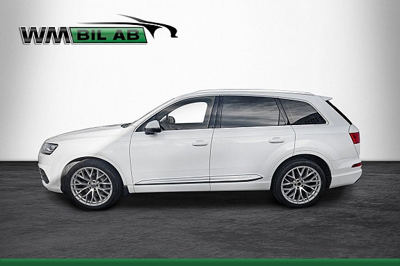 Audi Q7 2 of 4