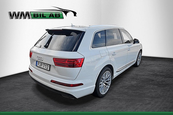 Audi Q7 3 of 4