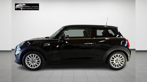 MINI Cooper 2 of 5
