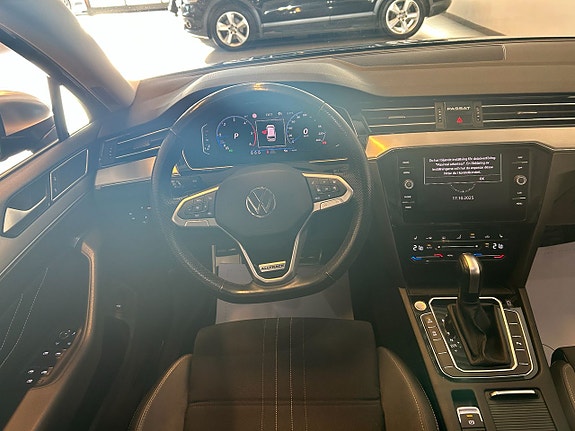 Volkswagen Passat Alltrack 6 of 12