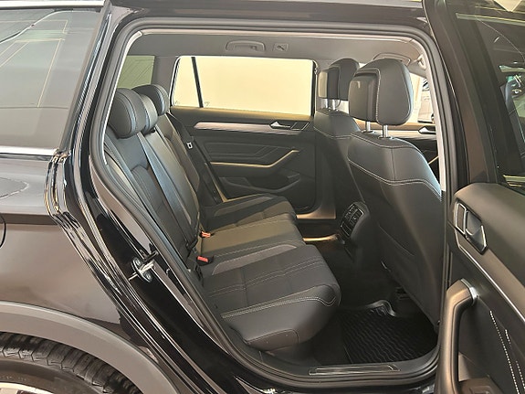Volkswagen Passat Alltrack 8 of 12