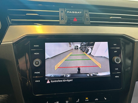 Volkswagen Passat Alltrack 10 of 12