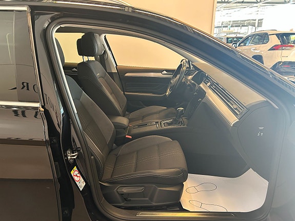 Volkswagen Passat Alltrack 7 of 12