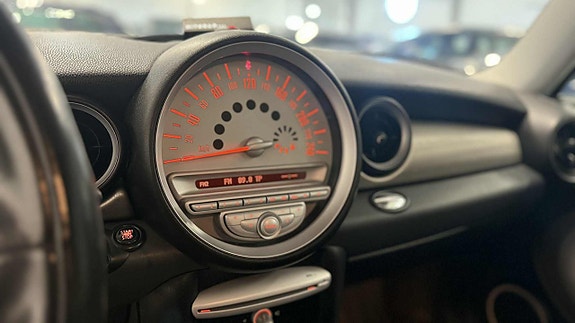 MINI Clubman Cooper 13 of 16