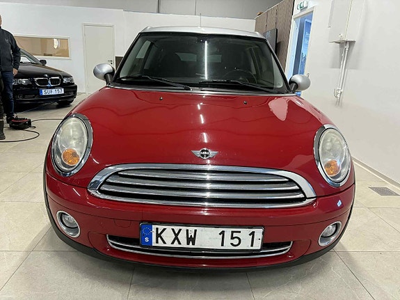 MINI Clubman Cooper 2 of 16