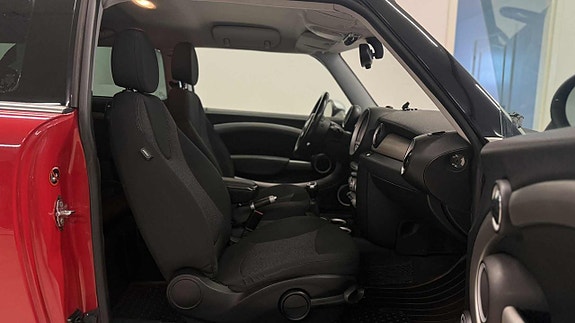MINI Clubman Cooper 12 of 16