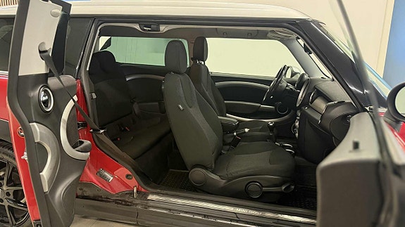 MINI Clubman Cooper 10 of 16