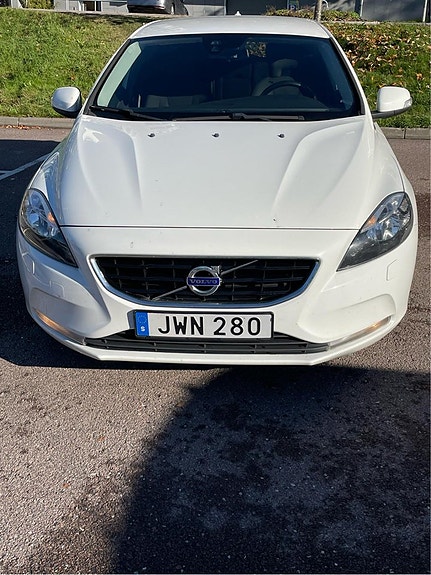Volvo V40 2 of 5