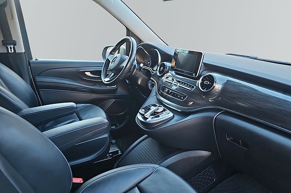 Mercedes-Benz V250 8 of 10