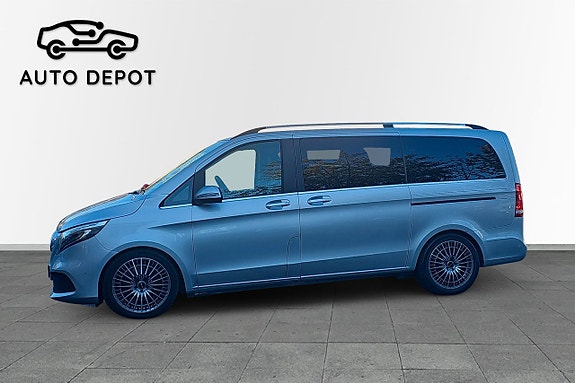 Mercedes-Benz V250 2 of 5