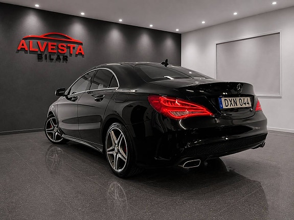 Mercedes-Benz CLA200 4 of 5