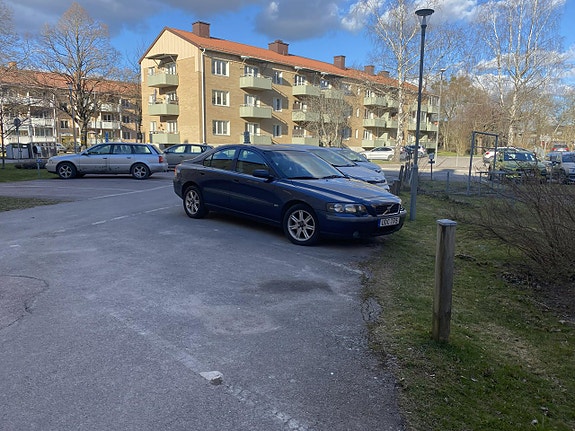 Volvo S60 2 of 5