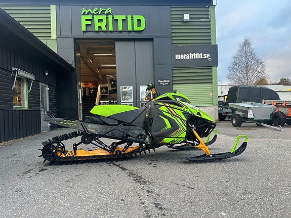 Arctic-cat M8000 Mountain Cat ES 146” ATAC