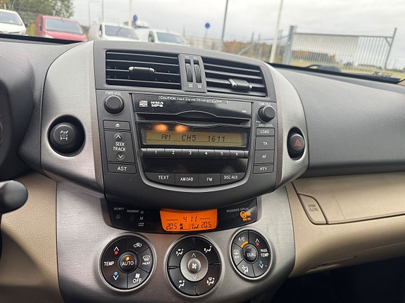 Toyota RAV4 18 of 20