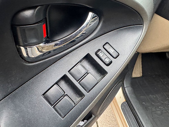 Toyota RAV4 14 of 20