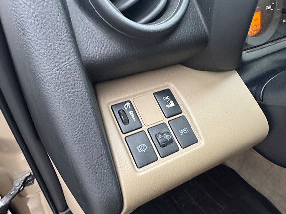 Toyota RAV4 16 of 20