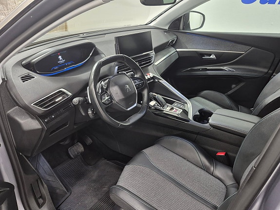 Peugeot 3008 2 of 5
