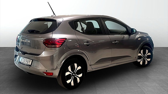 Dacia Sandero 8 of 30