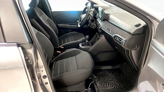 Dacia Sandero 12 of 30