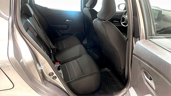 Dacia Sandero 18 of 30