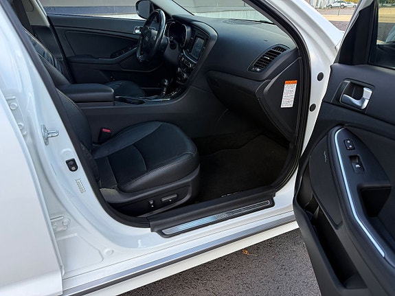 Kia Optima 12 of 21