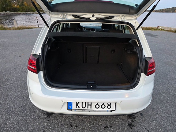 Volkswagen e-Golf VII 13 of 28