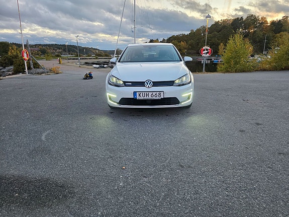 Volkswagen e-Golf VII 8 of 28