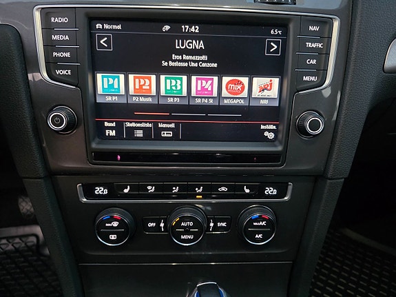 Volkswagen e-Golf VII 19 of 28