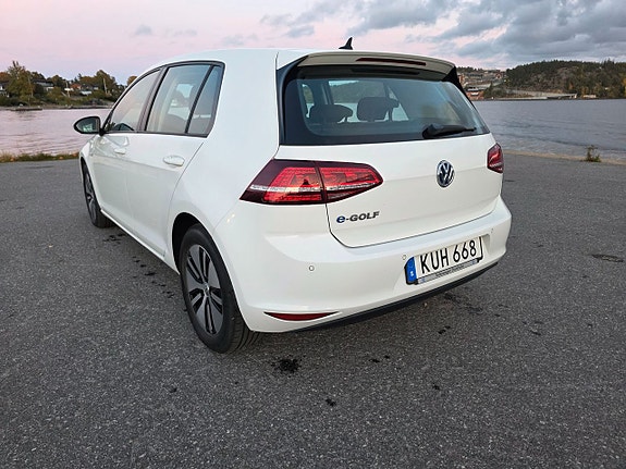 Volkswagen e-Golf VII 3 of 28