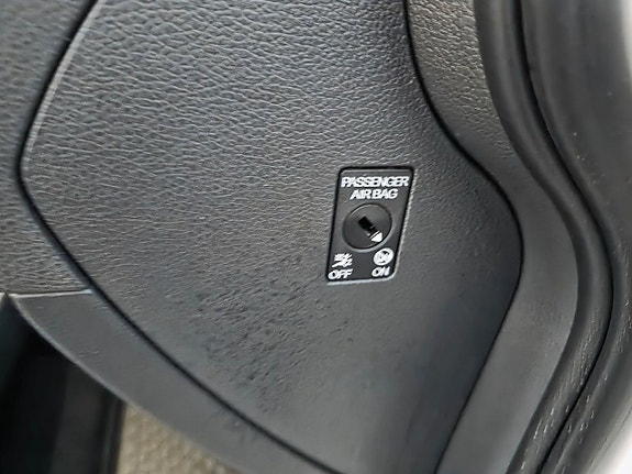 Volkswagen e-Golf VII 16 of 28