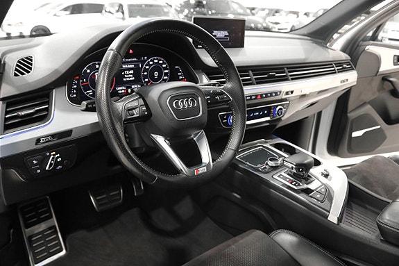 Audi Q7 8 of 30