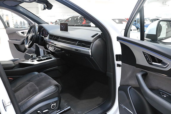 Audi Q7 11 of 30