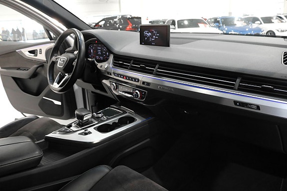 Audi Q7 10 of 30