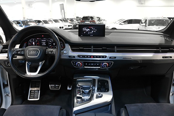 Audi Q7 12 of 30