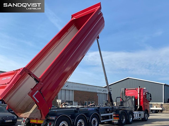 SÖKES = DRAGBIL 6X4 / TANDEM TIPPHYDRAULIK