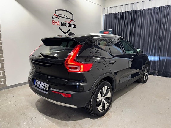 Volvo XC40 4 of 5