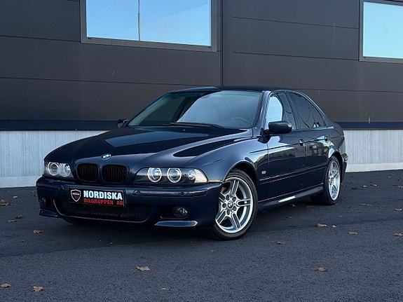 BMW 520 2 of 5