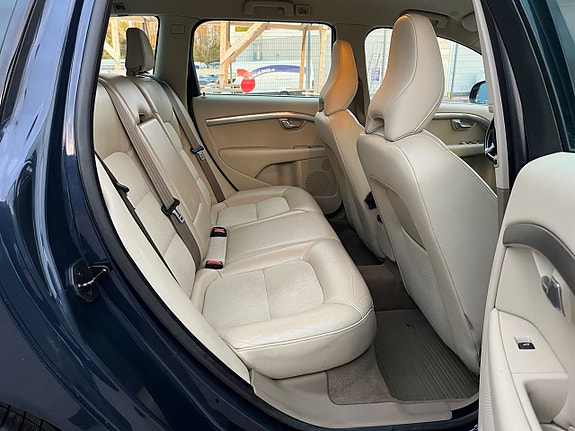 Volvo V70 16 of 27