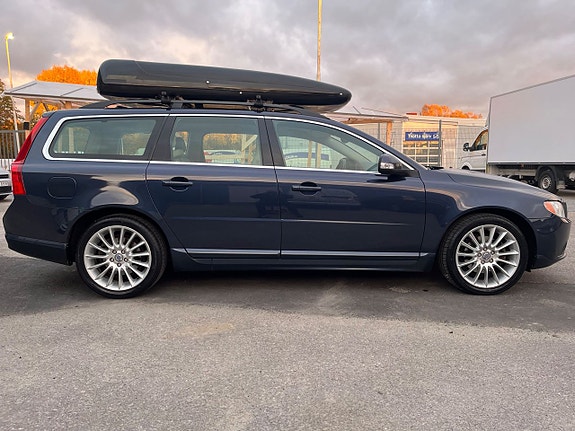 Volvo V70 4 of 27